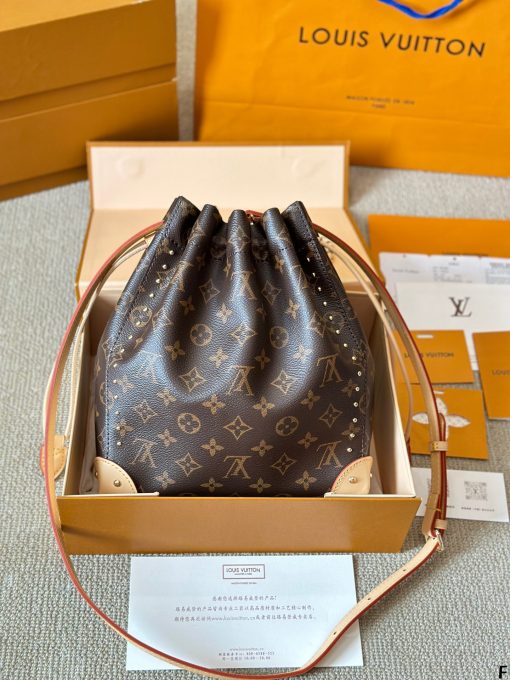 Louis new arrival noe trunk bag size: 23*25 cm two