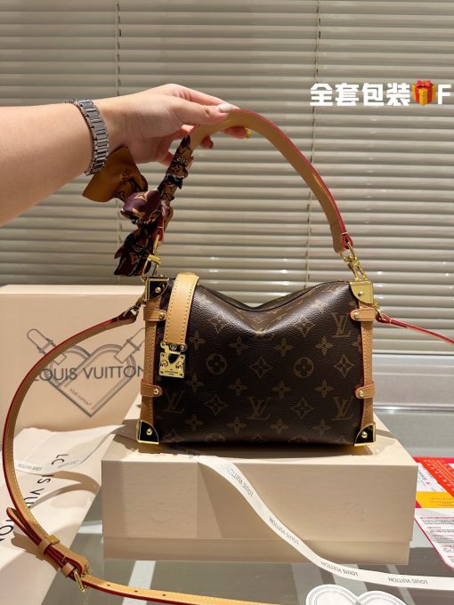 Louis new arriva Side trunk bag size : 23*16 cm Default Title