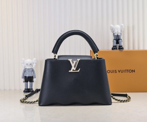 Louis new arrival M22122 Capushell Taurillon leather white/mediums size: 27 x 18 x 9 cm