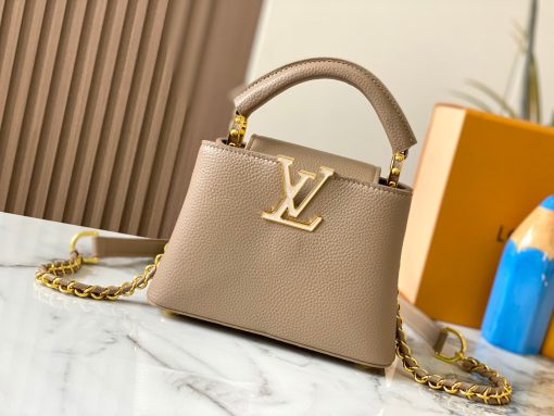 Louis Milky Way Capucines BB  Taurillon leather M23082 size: 21×14×8cm blue