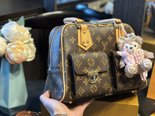 Louis new arrival Manhattan vintage bag size:30 * 20cm Default Title