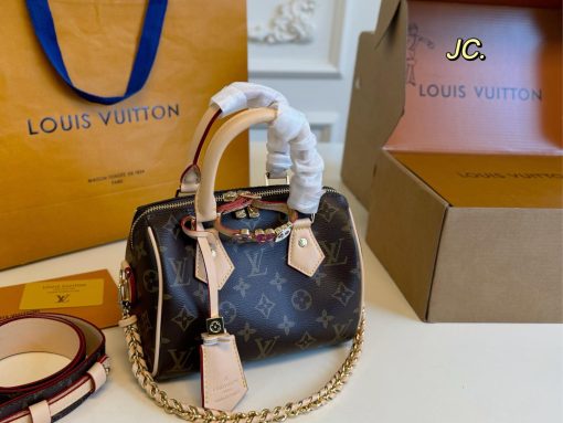 Louis new arrival speedy bag size: 20*15 cm three
