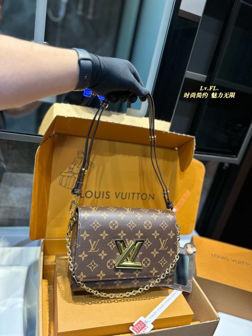 Louis Twist new arrival chain bag size: 23*10*15 cm Default Title