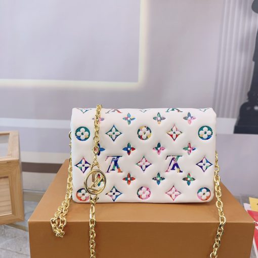 Louis new arrival cousin bag size: 20*14cm color 4