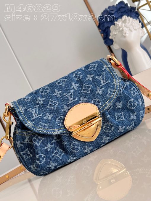 Louis Monogram Denim size : 27 x 18 x 3 cm Default Title