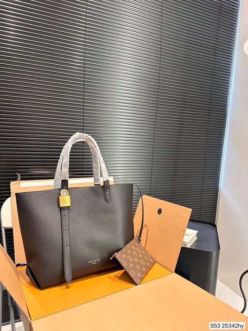 Louis new arrival lock hobo tote bag size；47 * 31 cm brown
